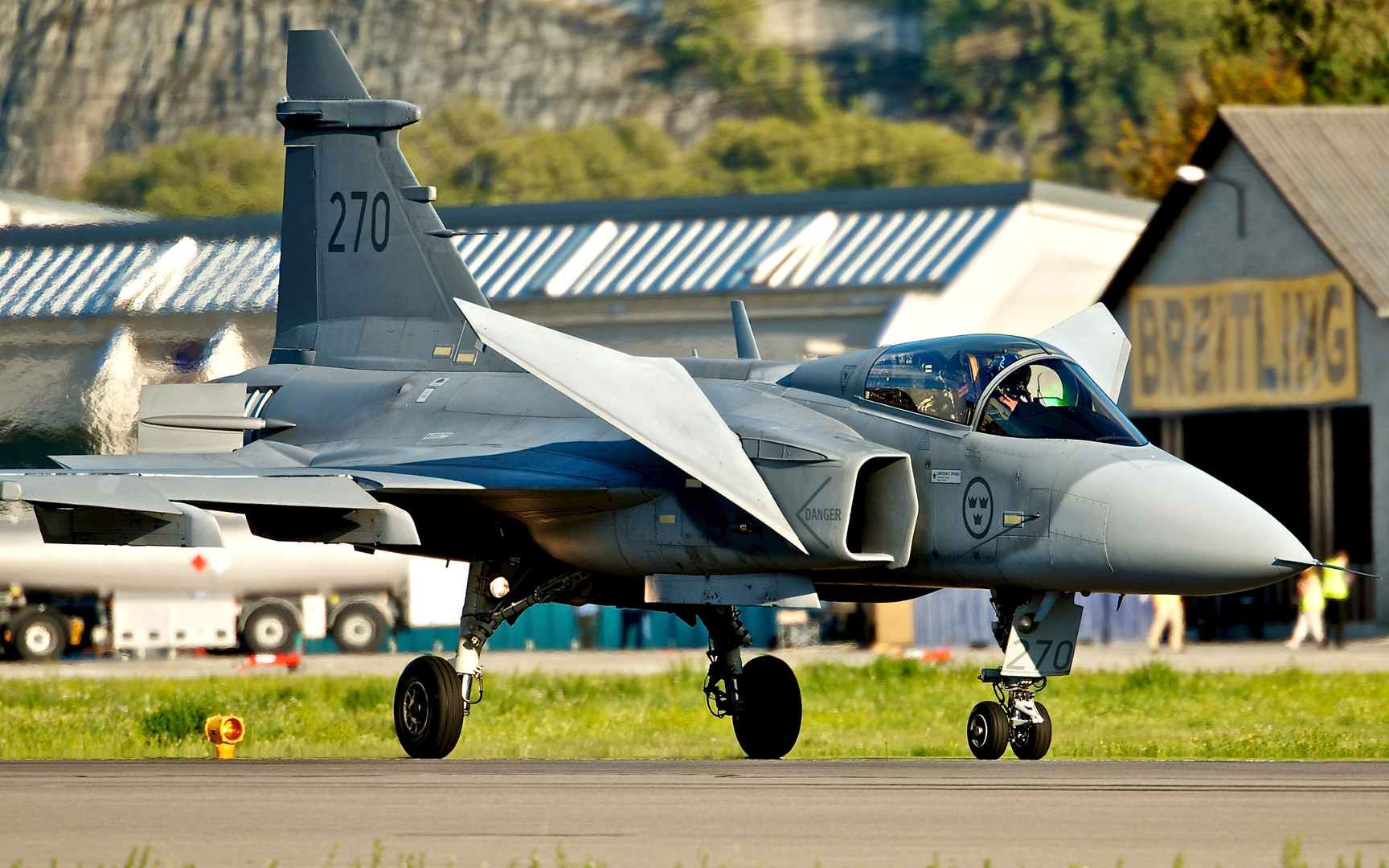 Saab jas 39 gripen. Saab 39. Jas-39 Sweden Air Force. Сааб джаз 39 Грипен. Saab Jas 39 Gripen ТТХ.