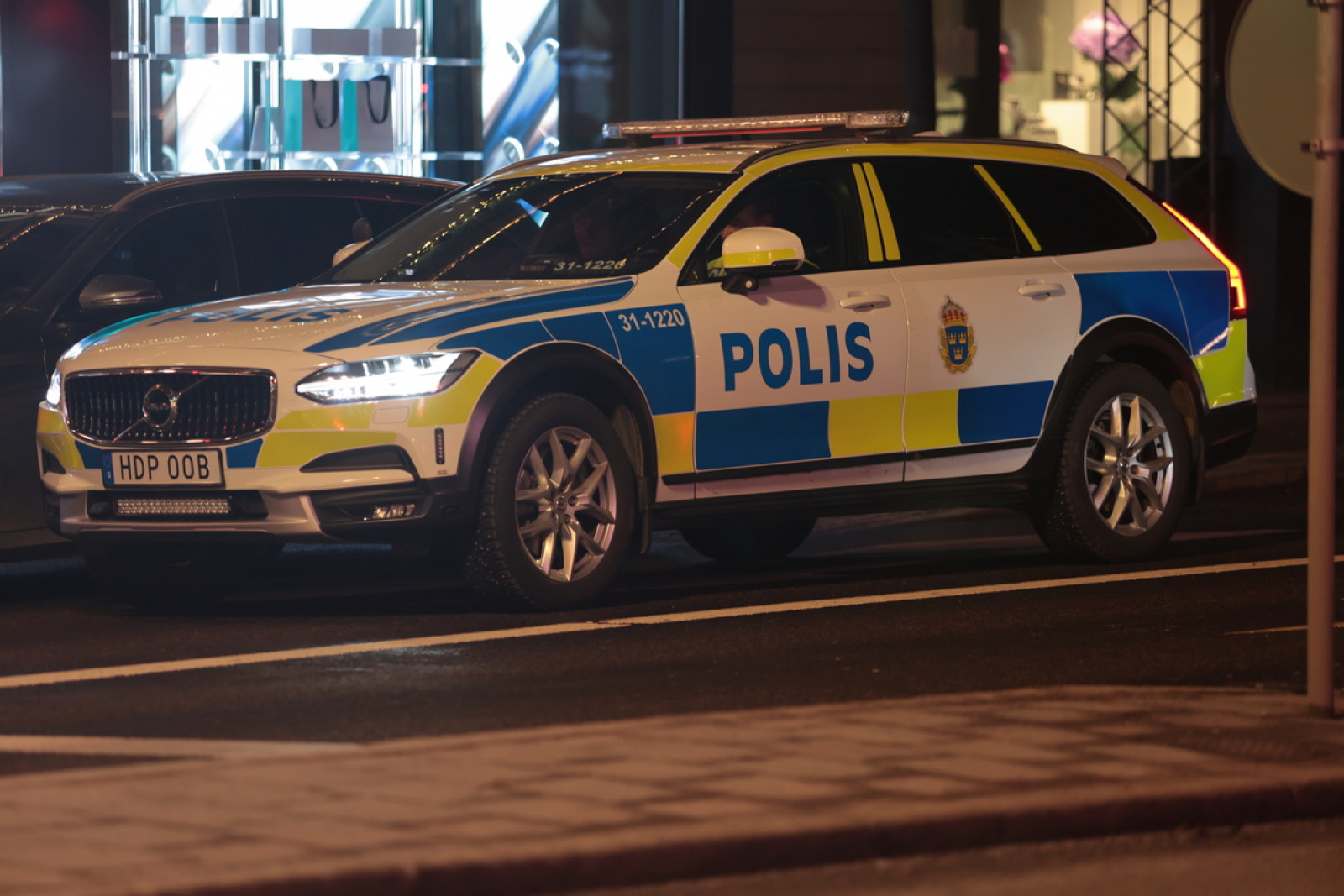 Knivman Skjuten Av Polis I Lidköping | Fria Tider